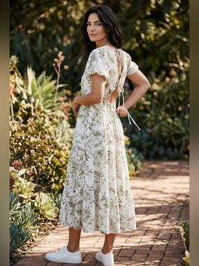 August Sky Floral Midi Summer Dress Size Large